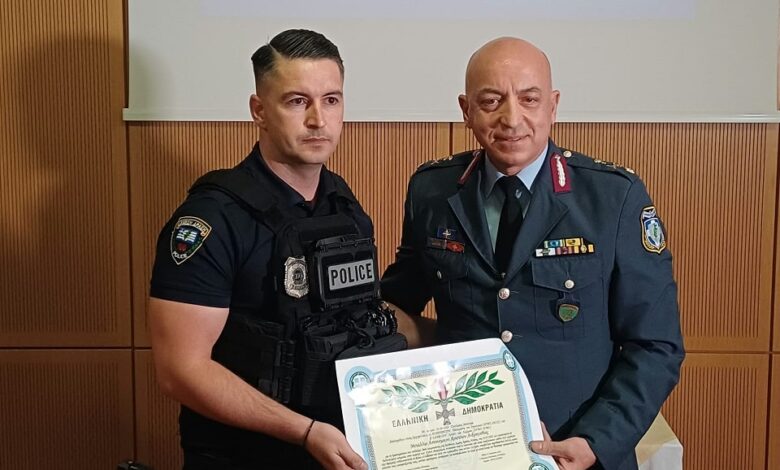 Με-το-Αριστείο-Ανδραγαθίας-ο-αστυνομικός-απο-το-Ζάρκο-που-επέζησε-από-ένοπλη-συμπλοκή-–-Η-ιστορία-του-Παναγιώτη-Αναγνώστου