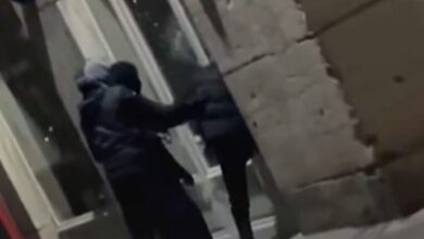 Λυών:-Ξάφρισαν-κοσμηματοπωλείο-–-Έσπασαν-με-σφυριά-τη-βιτρίνα,-άρπαξαν-κοσμήματα-και-διέφυγαν-σαν-κύριοι-με-ΙΧ