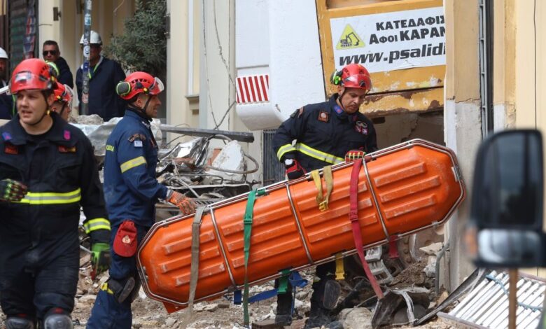 Πλάκα:-«Η-πρεσβεία-μας-ενημέρωσε-12-ώρες-μετά-την-έκρηξη,-προσπαθώ-να-παραμείνω-δυνατός»-λέει-ο-ξάδερφος-δύο-θυμάτων