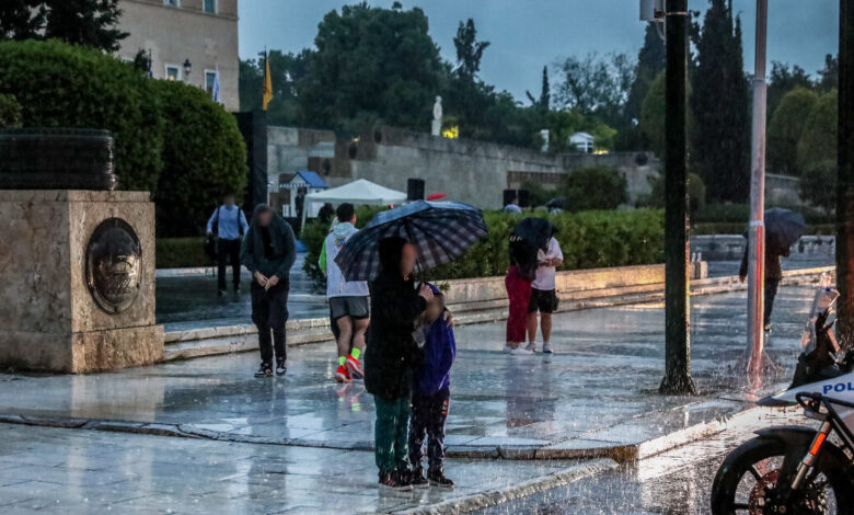 Καιρός-αύριο:-Επιστρέφουν-βροχές-και-καταιγίδες-–-Μικρή-άνοδος-της-θερμοκρασίας