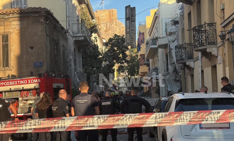 Έκρηξη-στην-Πλάκα:-Κατέρρευσε-κτίριο-στην-οδό-Λυσικράτους-–-Απεγκλωβίστηκαν-δυο-γυναίκες,-τραυματίστηκε-περαστικός