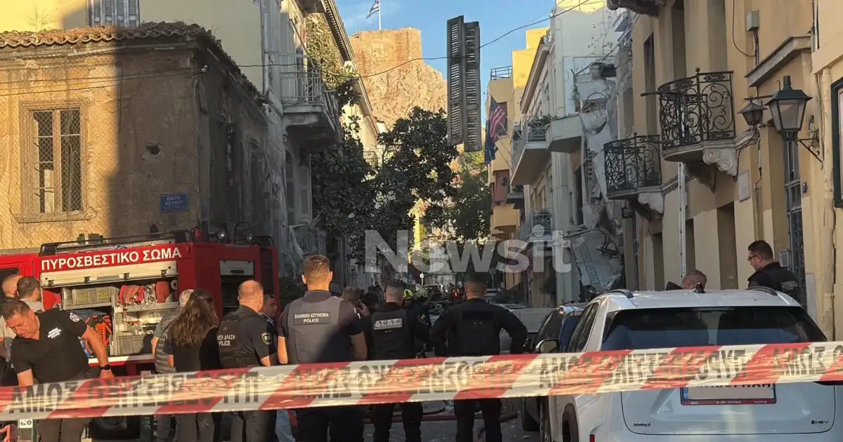 Έκρηξη-στην-Πλάκα:-Κατέρρευσε-διώροφο-κτίριο-στην-οδό-Λυσικράτους,-τρεις-τραυματίες