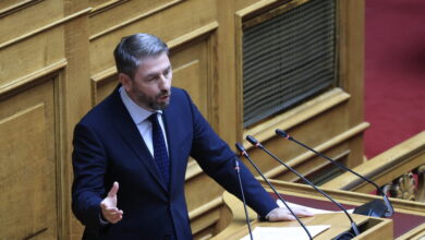 «Μετωπική»-ΠΑΣΟΚ-–-κυβέρνησης-για-τα-Τέμπη:-Στον-απόηχο-της-παραπομπής-Τριαντόπουλου-στο-Ειδικό-Δικαστήριο