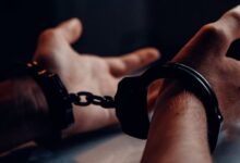 Τρίκαλα-–-20χρονος-συνελήφθη-με-σιδερογροθιά