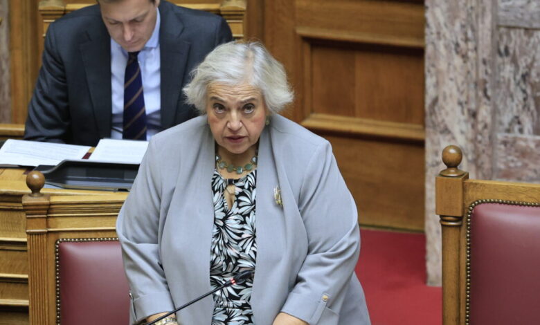 Παπαδοπούλου-για-σχολικά-βιβλία-στη-Βόρεια-Μακεδονία:-Να-αφαιρεθούν-οι-αναθεωρητικές-και-αλυτρωτικές-αναφορές