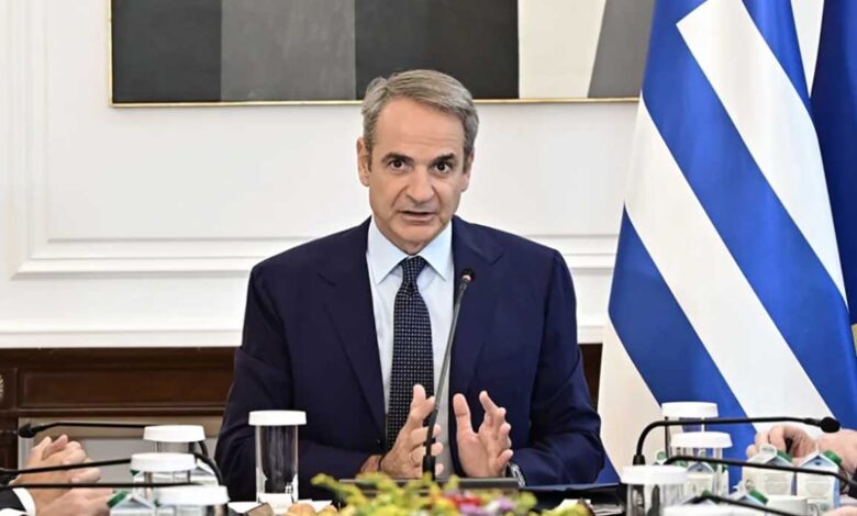 social-media-από-τα-15-στην-Ελλάδα-από-το-2027
