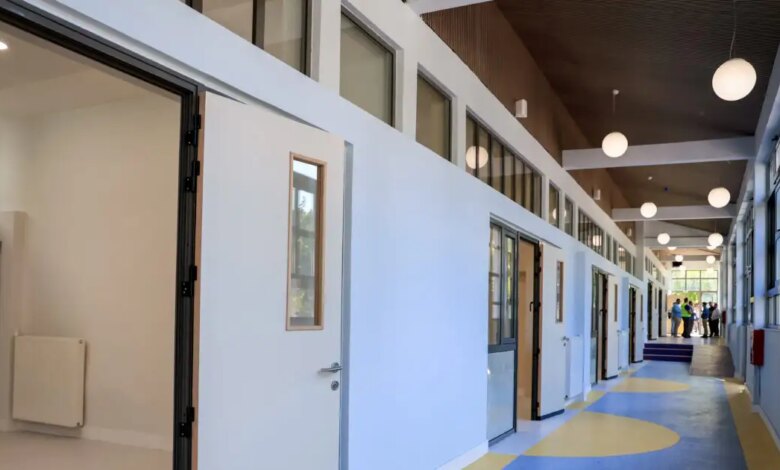 Καστοριά:-24χρονος-ΑμεΑ-έριξε-μπουνιά-σε-δασκάλα-σε-δημοτικό-σχολείο-–-Έχασε-τις-αισθήσεις-της-και-μεταφέρθηκε-στο-νοσοκομείο