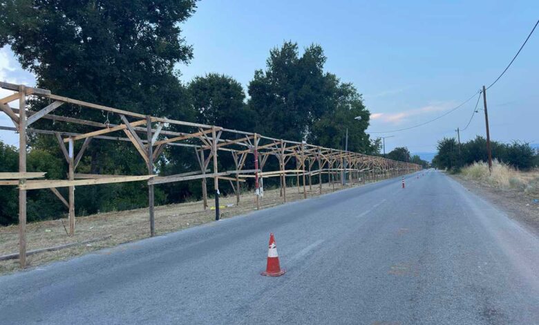 Τρίκαλα:-Στήνονται-οι-παράγκες-για-το-μεγάλο-παζάρι