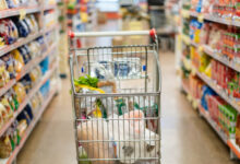 Μειώσεις-τιμών-9,5%-μεσοσταθμικά-σε-1.740-προϊόντα-–-Δείτε-τις-λίστες-για-επώνυμα,-κρέας,-σχολικά-και-προϊόντα-ιδιωτικής-ετικέτας