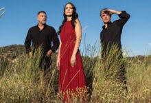 Δυο-Μαύρα-Πουκάμισα:-Κυκλοφόρησε-το-video-clip-του-ομώνυμου-τραγουδιού,-που-ερμηνεύει-ο-Μανώλης-Κονταρός