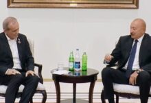 o-Ιλχάμ-Αλίγιεφ-σέρβιρε-τον-Μασούντ-Πεζεσκιάν-και-ήπιανε-νερό-από-το-Αζερμπαϊτζάν