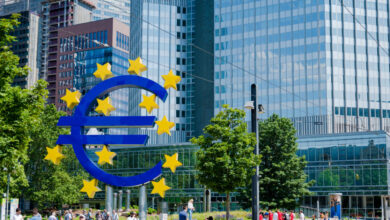 Η-ΕΚΤ-έτοιμη-για-νέα-αύξηση-επιτοκίων-–-Παγκόσμιος-«πονοκέφαλος»-κρατικά-ομόλογα-και-δημόσιο-χρέος