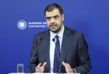 Η-ενημέρωση-των-πολιτικών-συντακτών-από-τον-κυβερνητικό-εκπρόσωπο,-Παύλο-Μαρινάκη