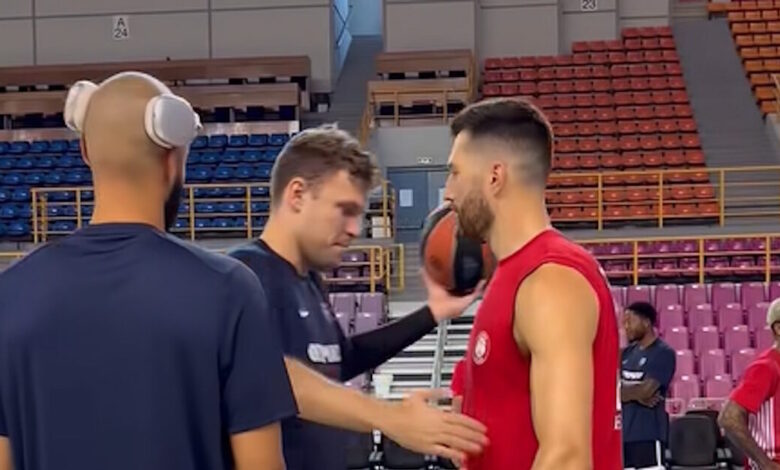 Ολυμπιακός:-«mια-φορά-κόκκινοι,-για-πάντα-κόκκινοι»-πόσταρε-η-ερυθρόλευκη-ΚΑΕ-για-τη-συνάντηση-με-Πίτερς-και-Ράιτ