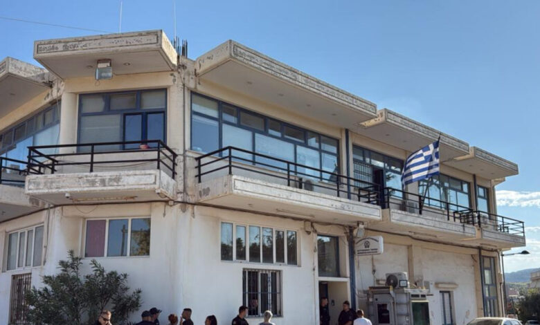 Διασωληνωμένος-μετά-το-χειρουργείο-ο-δράστης-της-επίθεσης-στο-ΑΤ-Μάνδρας