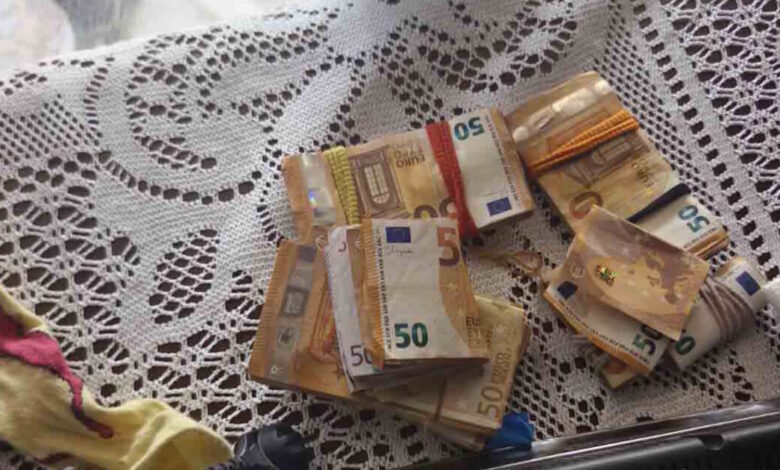 Επιχείρηση-«απάτη»-στο-Ζεφύρι:-Είχαν-τηλεφωνικό-κέντρο,-διευθυντές-και-εισπράκτορες-–-Πετούσαν-τα-«ένοχα»-κινητά-σε-αυτοσχέδιους-σωλήνες