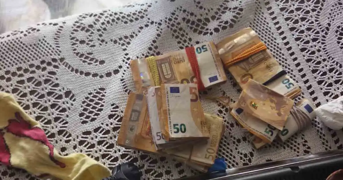 Επιχείρηση-«απάτη»-στο-Ζεφύρι:-Είχαν-τηλεφωνικό-κέντρο,-διευθυντές-και-εισπράκτορες-–-Πετούσαν-τα-«ένοχα»-κινητά-σε-αυτοσχέδιους-σωλήνες
