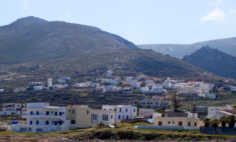 Κάσος:-Αυτοκίνητο-με-ζευγάρι-τουριστών-έπεσε-στη-θάλασσα-–-Νεκρή-η-γυναίκα,-σώθηκε-ο-σύζυγός-της