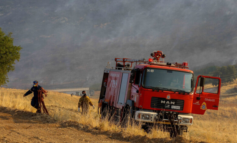 Σαρωνίδα:-Συνελήφθη-38χρονη-για-τη-φωτιά-που-ξεκίνησε-από-αυτοκίνητο-–-Πάνω-από-1,2-εκατ.-ευρώ-τα-πρόστιμα-για-πυρκαγιές