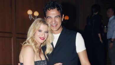 Η-Τζένη-Θεωνά-και-ο-Δήμος-Αναστασιάδης-βάφτισαν-τους-γιους-τους-με-νονό-τον-Αντίνοο-Αλμπάνη-–-«Από-σήμερα-είμαστε-οικογένεια»