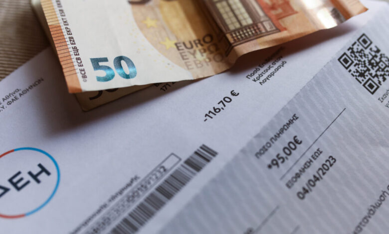 Ρεύμα:-Στο-μισό-οι-χρεώσεις-ΥΚΩ-για-6-εκατ.-παροχές-–-Στόχος-της-κυβέρνησης-η-μείωση-των-λογαριασμών-κατά-30%