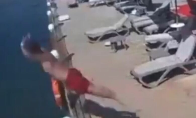 Τουρκία:-Πατέρας-3-παιδιών-βούτηξε-από-προβλήτα-στη-θάλασσα-και-σκοτώθηκε-–-Βίντεο-με-τις-τελευταίες-του-στιγμές