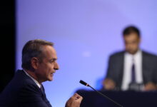Μητσοτάκης-για-«ΠΑΣΟΚ-ωραία-χρόνια»-–-Κάνουν-μνημόσυνο-για-μια-εποχή-που-το-χρέος-πήγε-στο-100%-του-ΑΕΠ