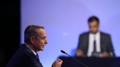 Μητσοτάκης-για-«ΠΑΣΟΚ-ωραία-χρόνια»-–-Κάνουν-μνημόσυνο-για-μια-εποχή-που-το-χρέος-πήγε-στο-100%-του-ΑΕΠ
