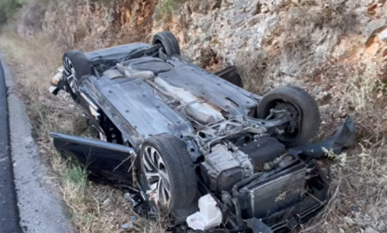 Αμφιλοχία:-Αυτοκίνητο-τούμπαρε-σε-χαντάκι-–-Από-θαύμα-σώθηκε-οικογένεια-που-γυρνούσε-από-τη-θάλασσα