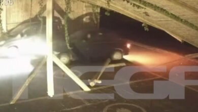 Πάρος:-Αυτοκίνητο-«μπούκαρε»-σε-πάρκινγκ-ενοικιαζόμενων-δωματίων-στην-Πούντα-–-Δείτε-βίντεο