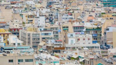«Σπίτι-μου-3»,-κατάργηση-ΕΝΦΙΑ-στα-χωριά-και-κίνητρα-για-κλειστά-ακίνητα-–-Τα-μέτρα-για-το-στεγαστικό-και-οι-όροι-χρηματοδότησης