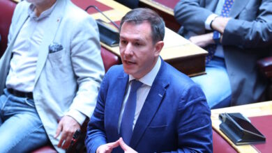 Το-καυστικό-σχόλιο-του-Δουδωνή-για-τη-«συνομιλία»-Μητσοτάκη-–-Τούνη:-«Βλέπω-το-έχετε-ρίξει-στο-lifestyle»