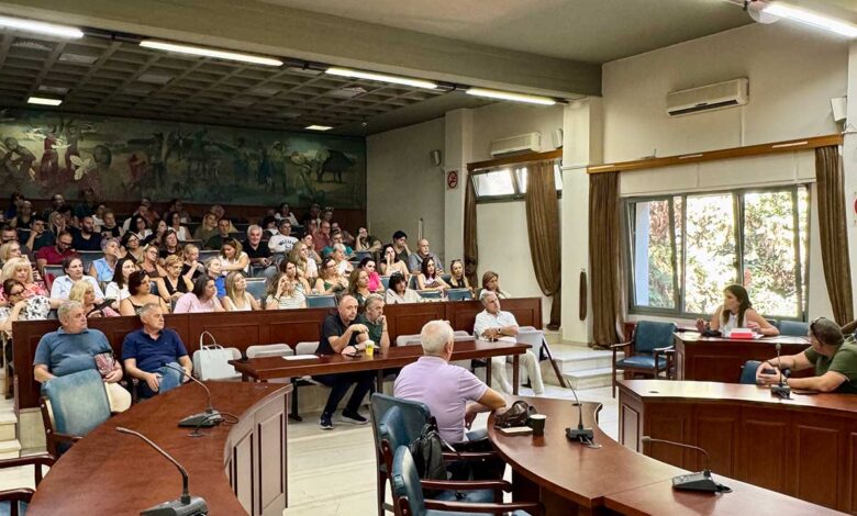 Σχολεία-Τρικάλων:-Νέο-πλαίσιο-χωρίς-Σχολικές-Επιτροπές