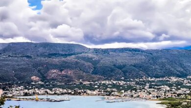 Χανιά:-Έκτακτη-άφιξη-του-κρουαζιερόπλοιου-queen-anne-στη-Σούδα-λόγω-της-κακοκαιρίας