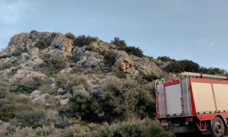 Λέσβος:-Νεκρός-45χρονος-κυνηγός-που-έπεσε-από-βράχια-–-Τον-εντόπισε-η-αδερφή-του-με-τη-βοήθεια-των-σκύλων-του