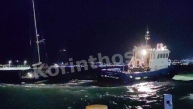 Κόρινθος:-Ιστιοφόρο-βρέθηκε-ακυβέρνητο-μέσα-στα-μανιασμένα-κύματα-–- Καρέ-καρέ-η-διάσωση-των-4-επιβαινόντων