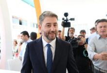 Με-«τα-γαλάζια-σου-γράμματα»-της-Γαλάνη-η-επίθεση-του-ΠΑΣΟΚ-στην-κυβέρνηση