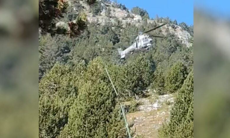 Όλυμπος:-Στο-νοσοκομείο-με-τροφική-δηλητηρίαση-οι-6-μαθητές-–-Βίντεο-με-την-αεροδιακομιδή-τους-από-το-καταφύγιο