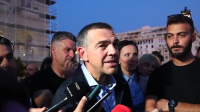 Ψαράδες-την-«είπαν»-στον-Τσίπρα:-«Για-κάθε-τρεις-υπάρχουν-400-Τούρκοι,-φταίτε-κι-εσείς-που-λέτε-ότι-δεν-υπάρχουν-σύνορα-στη-θάλασσα»