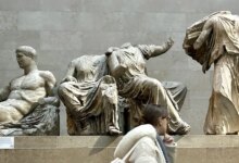 guardian:-Τα-Γλυπτά-του-Παρθενώνα-πρέπει-να-επιστραφούν-στην-Ελλάδα-–-Αφού-η-Ταπισερί-της-Μπαγιέ-θα-γυρίσει-στη-Γαλλία-γιατί-τα-κρατάμε;