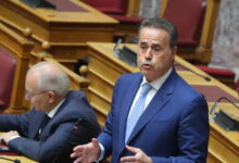 Παπασταύρου-για-δημοσιεύματα-περί-πιέσεων-από-Γκιλφόιλ:-«Δεν-τέθηκε-ποτέ-τέτοιο-θέμα»-–-«Σε-ιστορικά-υψηλό-οι-σχέσεις-Ελλάδας-και-ΗΠΑ»
