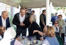 Κυριάκος-Μητσοτάκης-στην-Πιερία:-«Δεν-υπάρχει-για-εμάς-καμία-ξεχασμένη-περιοχή»-–-Η-θερμή-υποδοχή-στον-Κολινδρό-και-τα-«πηγαδάκια»-με-τους-κατοίκους