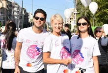 h-Νατάσα-Παζαΐτη-στο-race-for-the-cure-μαζί-με-τα-δίδυμα-παιδιά-της,-Αλίκη-και-Αλέξανδρο