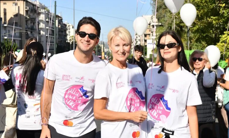 h-Νατάσα-Παζαΐτη-στο-race-for-the-cure-μαζί-με-τα-δίδυμα-παιδιά-της,-Αλίκη-και-Αλέξανδρο