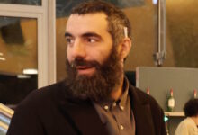Ρομέν-Γαβράς:-«Δεν-θα-έπρεπε-να-είμαι-σκηνοθέτης,-αλλά-βοσκός-στην-Αρκαδία»