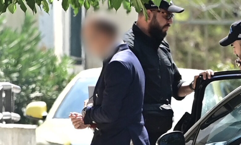 Θάνατος-Γιώργου-Μαζωνάκη:-«15-επώνυμοι-με-επιβαρυμένο-οργανισμό-επιβεβαιώνουν-ότι-δεν-τους-αναλάμβανα»,-ισχυρίζεται-ο-58χρονος-γιατρός