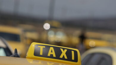 Νέα-Ιωνία:-Βαριές-ποινικές-διώξεις-στον-35χρονο-που-δάγκωσε-και-έκοψε-το-αυτί-της-οδηγού-ταξί
