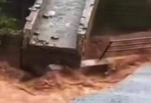 Κακοκαιρία-στην-Κρήτη:-Συγκλονιστικό-βίντεο-από-τη-στιγμή-που-καταρρέει-πεζογέφυρα-στα-Ζωνιανά