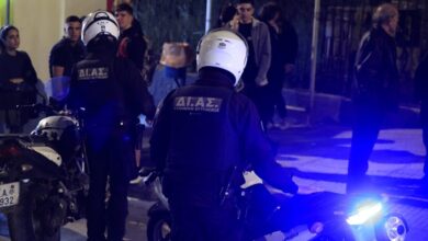 Πάτρα:-Χειροπέδες-σε-δραπέτη-μετά-από-«ντου»-σε-οικισμό-Ρομά-–-Συνελήφθη-και-ένας-20χρονος
