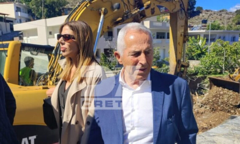 Ευάγγελος-Αποστολάκης:-Πρώτη-επίσημη-εμφάνιση-με-το-ΠΑΣΟΚ-–-Στην-Κρήτη-με-κλιμάκιο-του-κόμματος